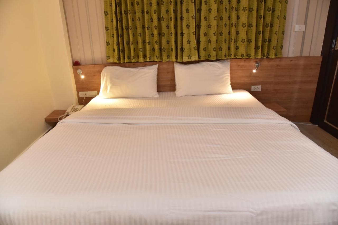 Rose Nana Hotel Bangkok Dış mekan fotoğraf